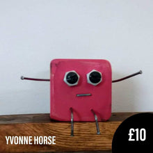 Load image into Gallery viewer, Yvonne Horse - Small Scraplet